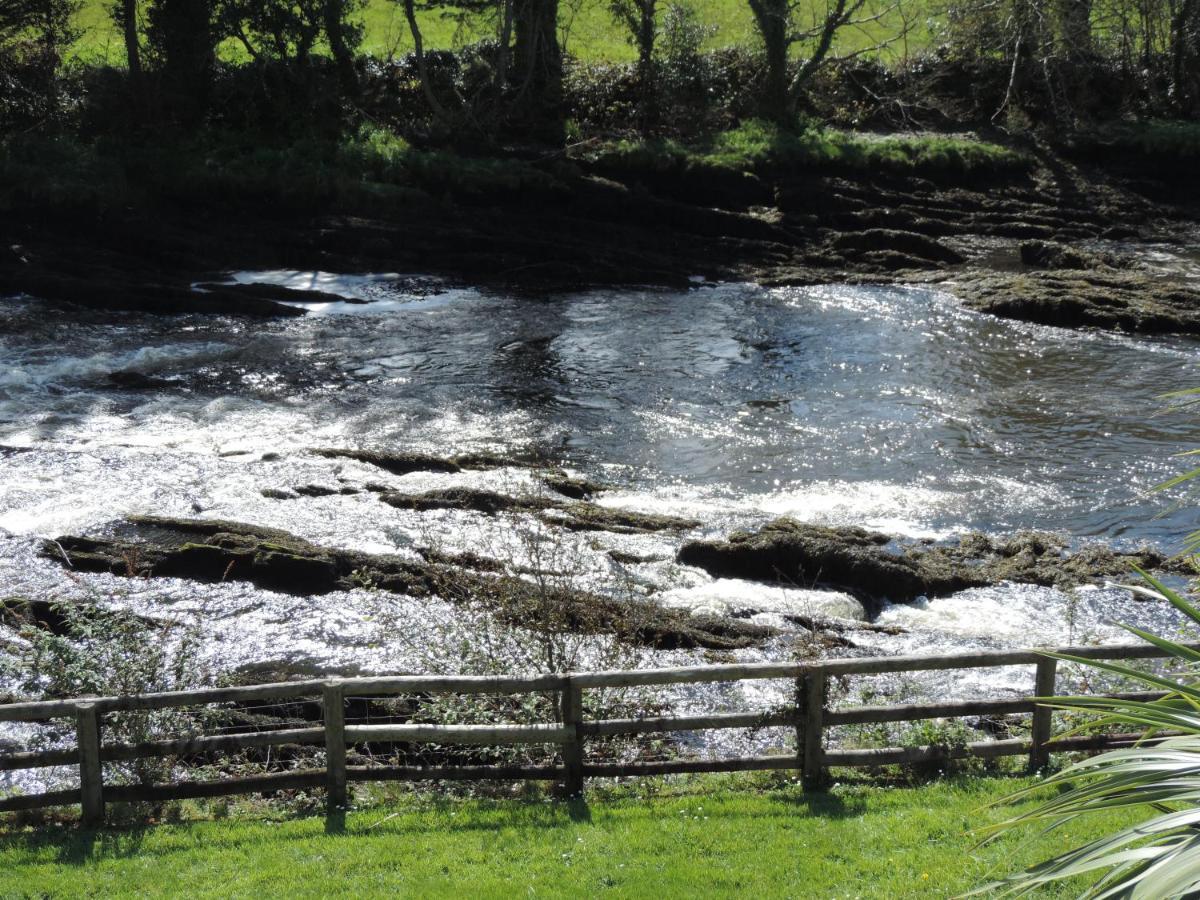 Ouvane Falls Inn Ballylickey Exterior photo